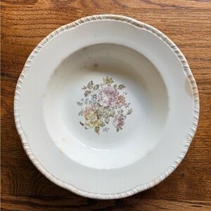 Cunningham & Pickett, Inc. Hand decorated Stratford Alliance Ohio- 1 bowl